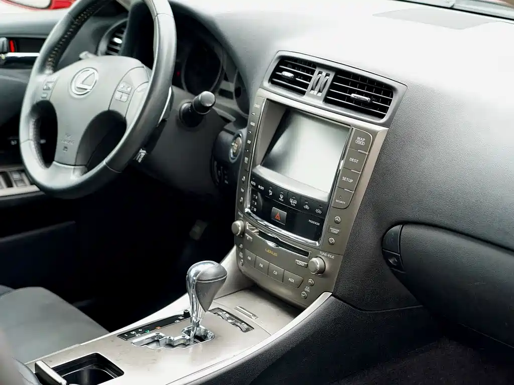 Lexus IS 2010 — фото 19