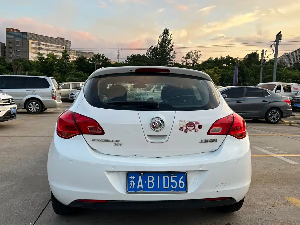 Buick Excelle 2014 — фото 11