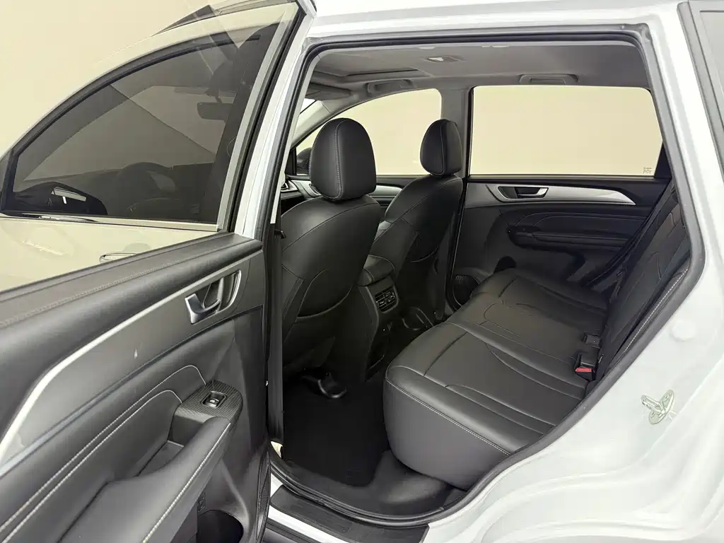 Haval M6 2023 — фото 16