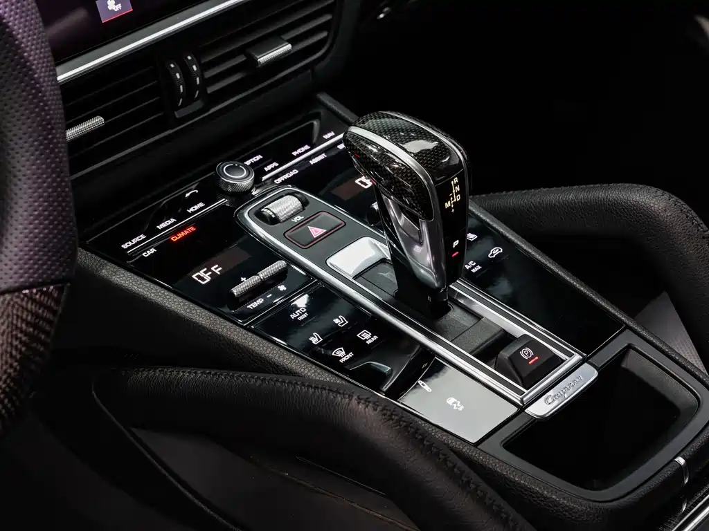 Porsche Cayenne 2020 — фото 19