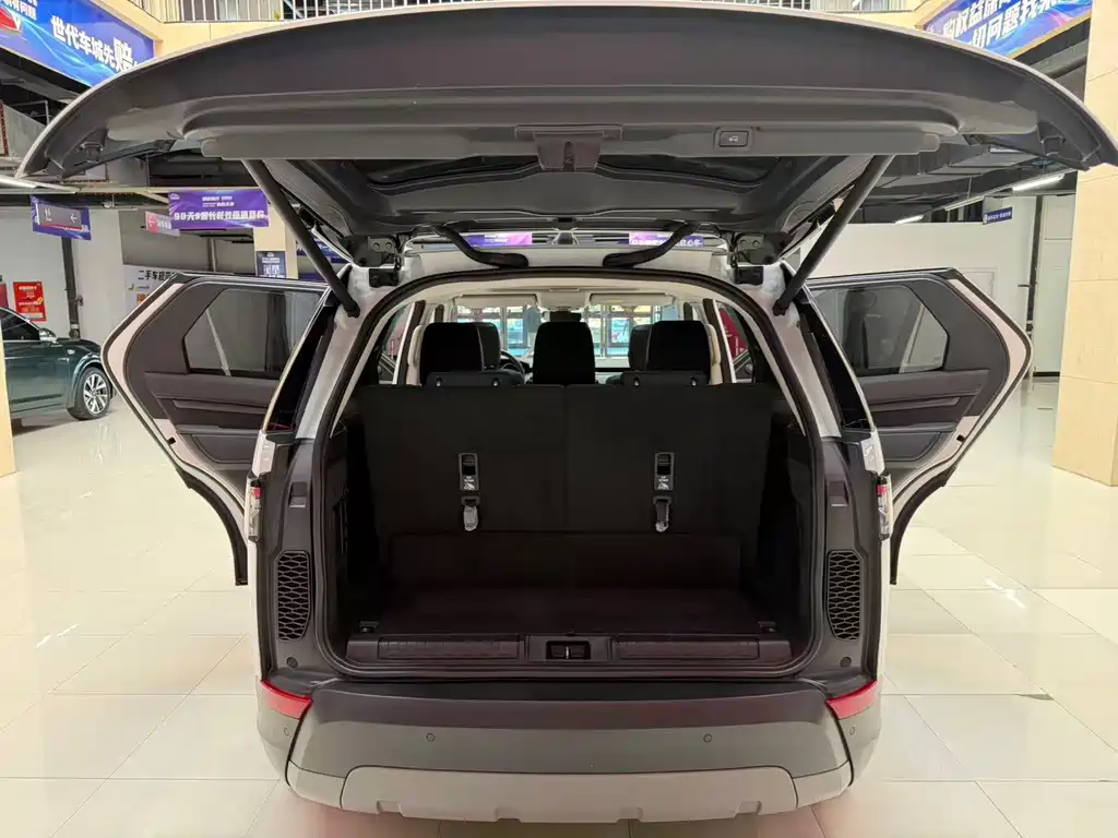 Land Rover Discovery 2019 — фото 13