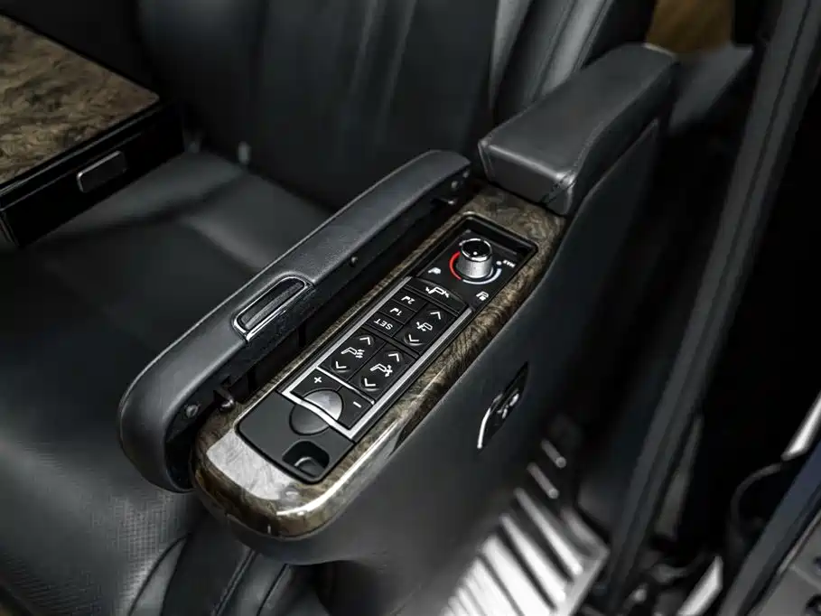 Toyota Vellfire 2022 — фото 25