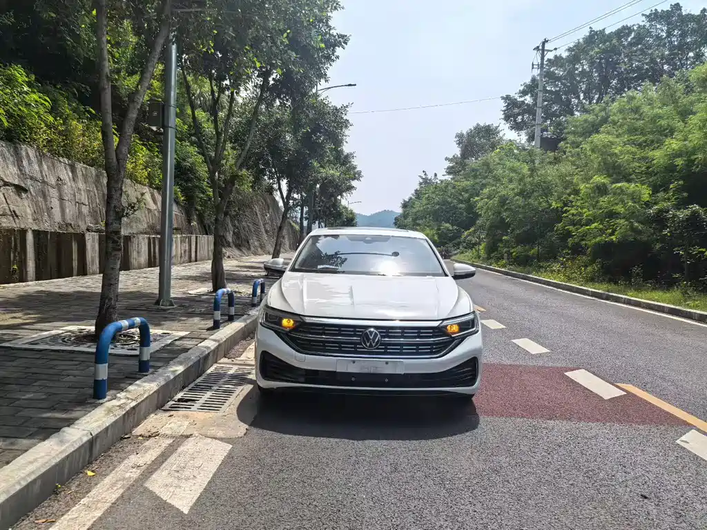Volkswagen Sagitar 2025