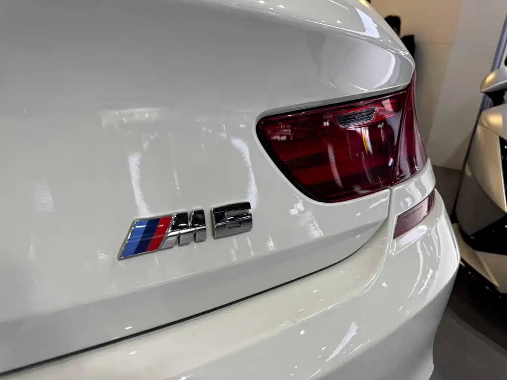 BMW M6 2014 — фото 22