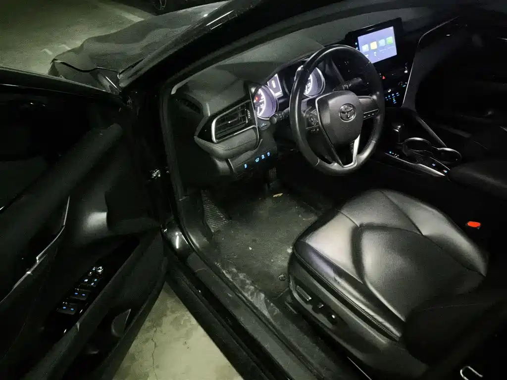 Toyota Camry 2023 — фото 16