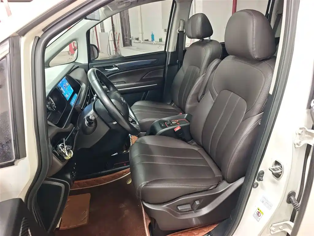 GAC Motor Trumpchi M6 2020 — фото 11