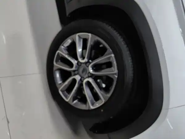 Geely ICON 2025