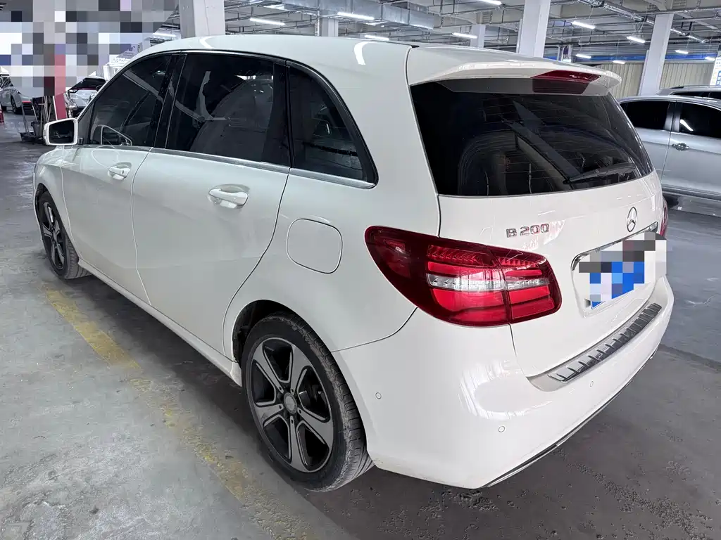 Mercedes-Benz B-Class 2017 — фото 18