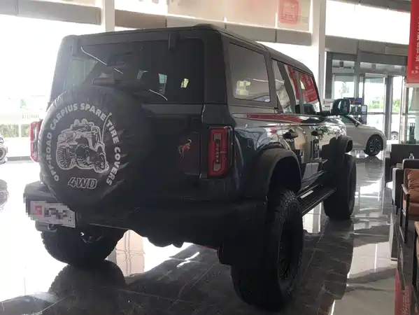 Ford Bronco 2024