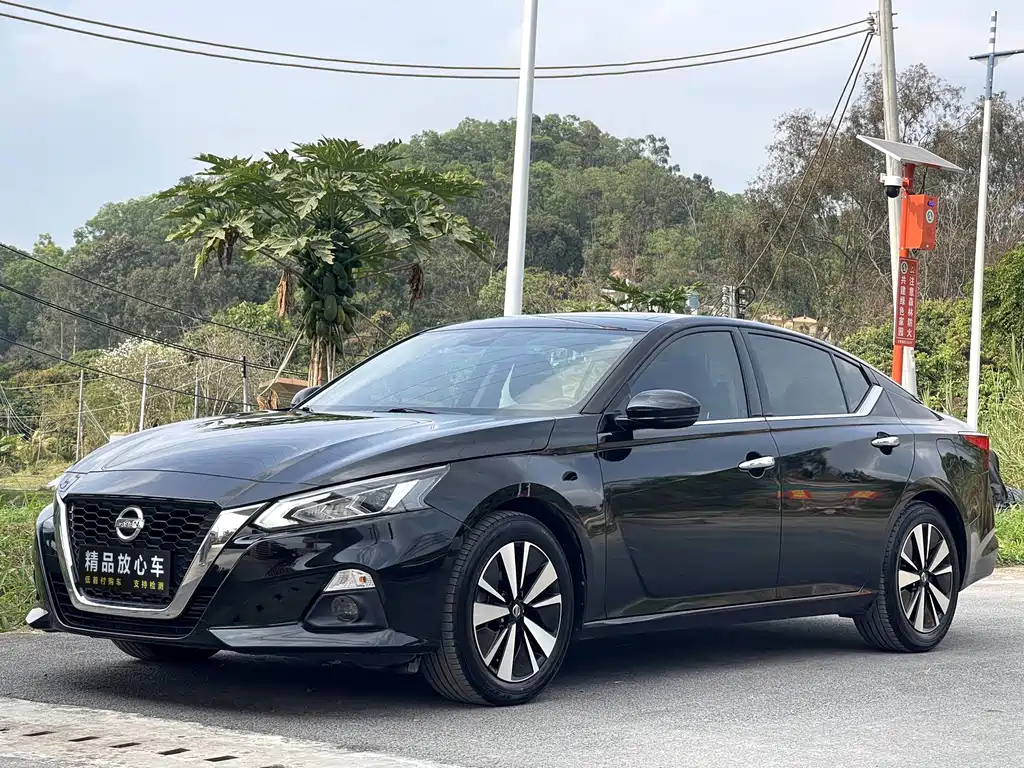 Nissan Teana 2022 — фото 1