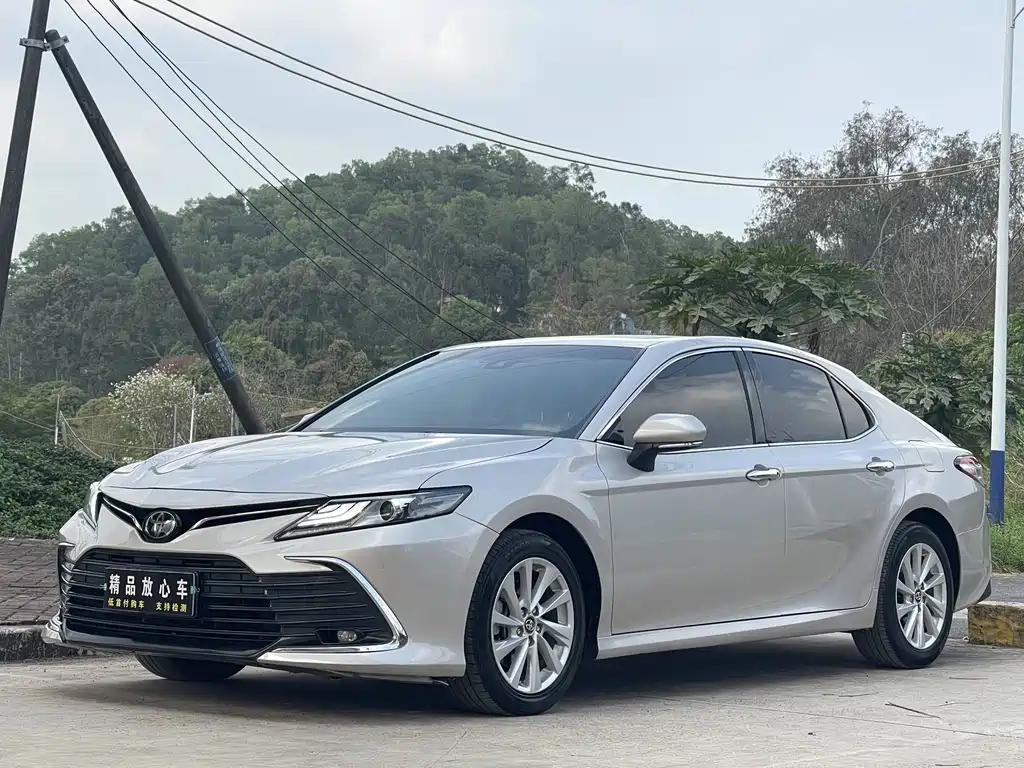 Toyota Camry 2021 — фото 1