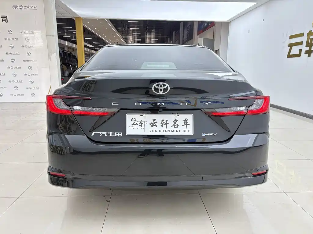 Toyota Camry 2025 — фото 15