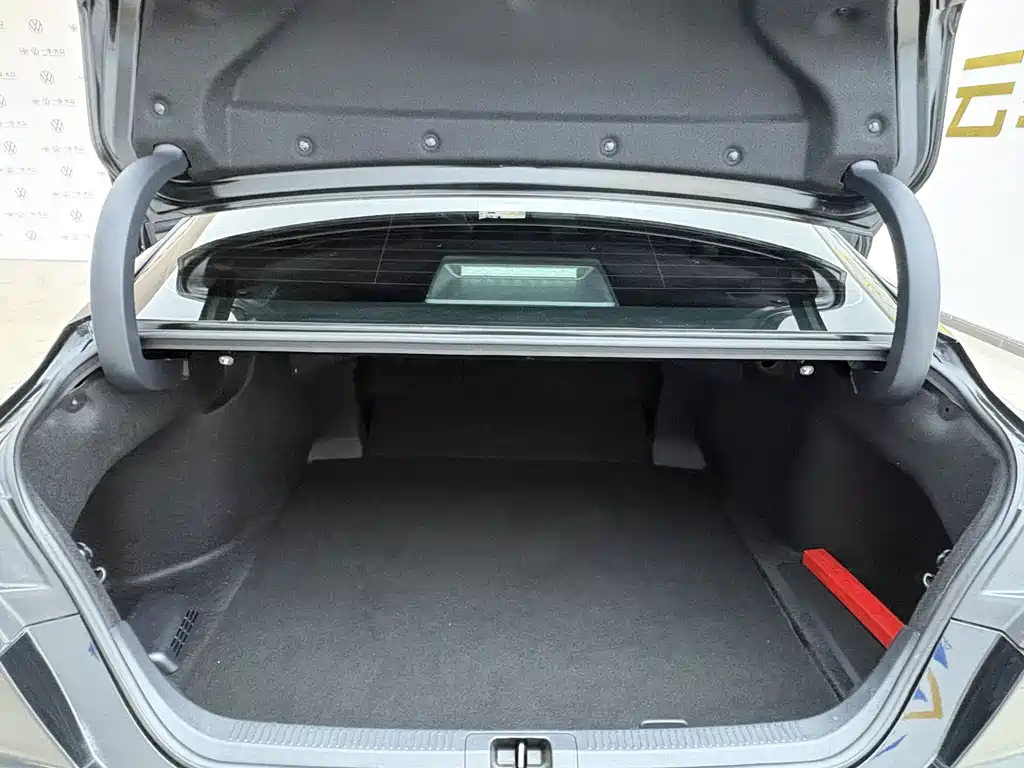 Toyota Camry 2025 — фото 13