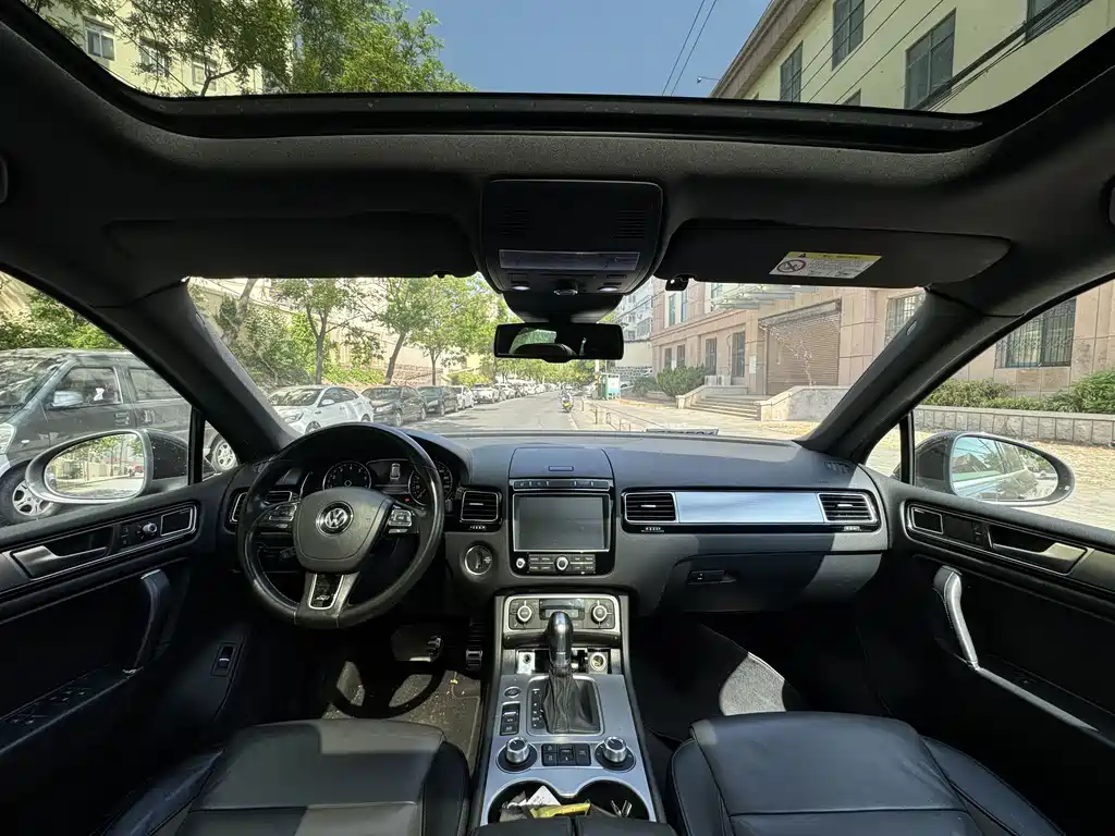 Volkswagen Touareg 2015 — фото 5