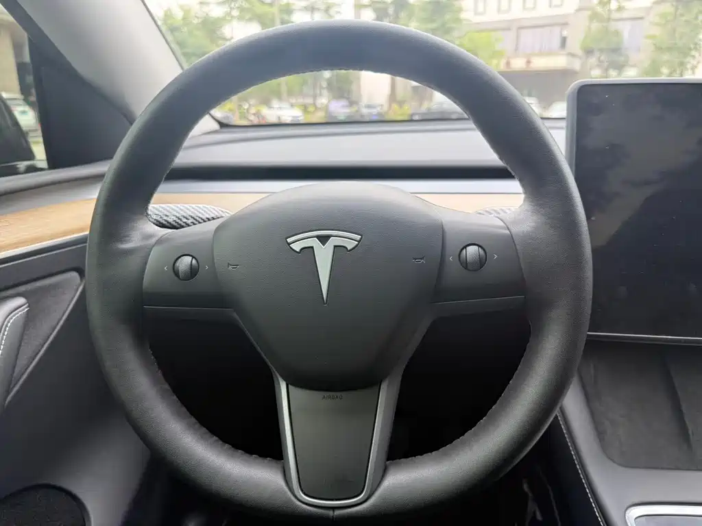 Tesla Model Y 2022 — фото 10