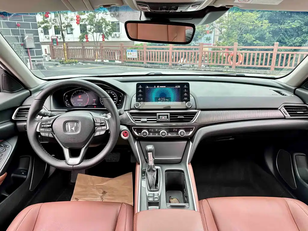 Honda Inspire 2019 — фото 13