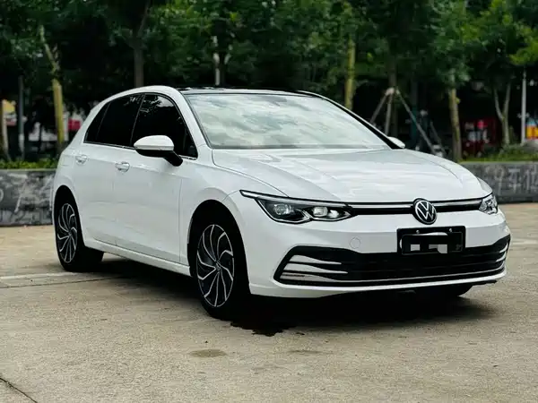 Volkswagen Golf 2021