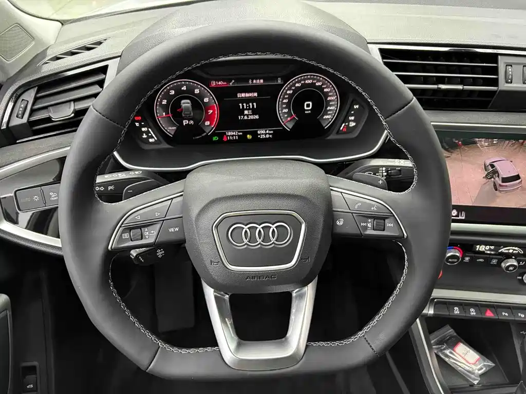 Audi Q3 2023 — фото 3