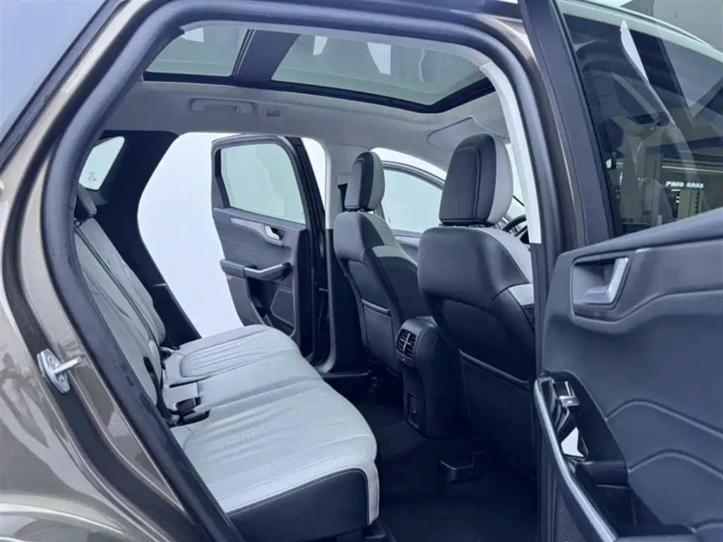 Ford Escape 2020 — фото 14