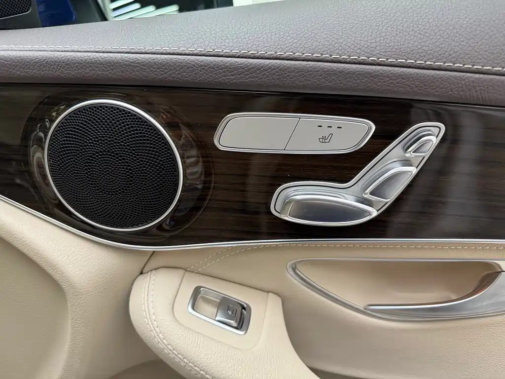 Mercedes-Benz GLC 2016 — фото 12