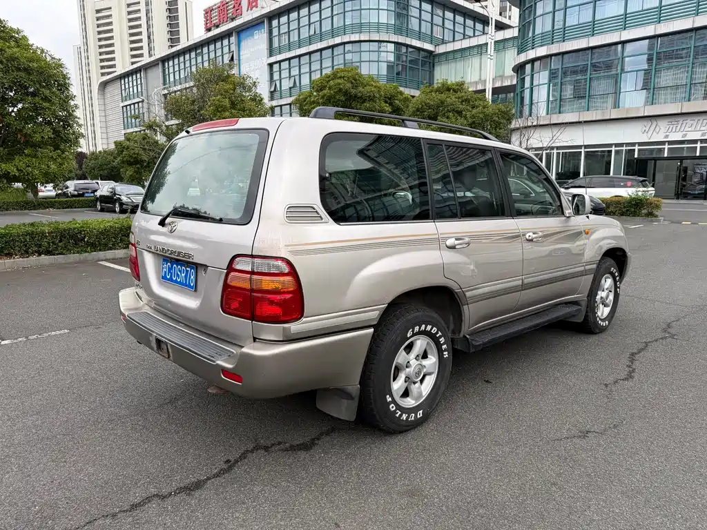 Toyota Land Cruiser 2002 — фото 9