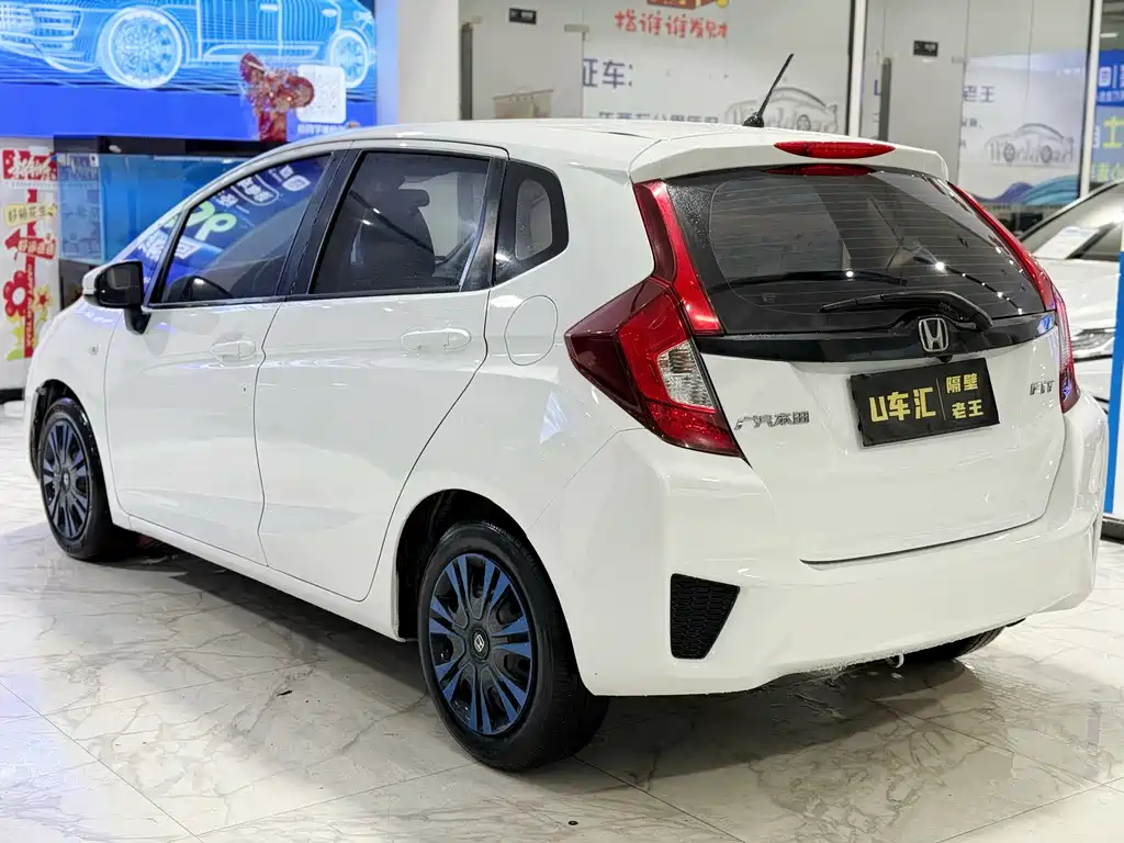 Honda Fit 2017 — фото 9