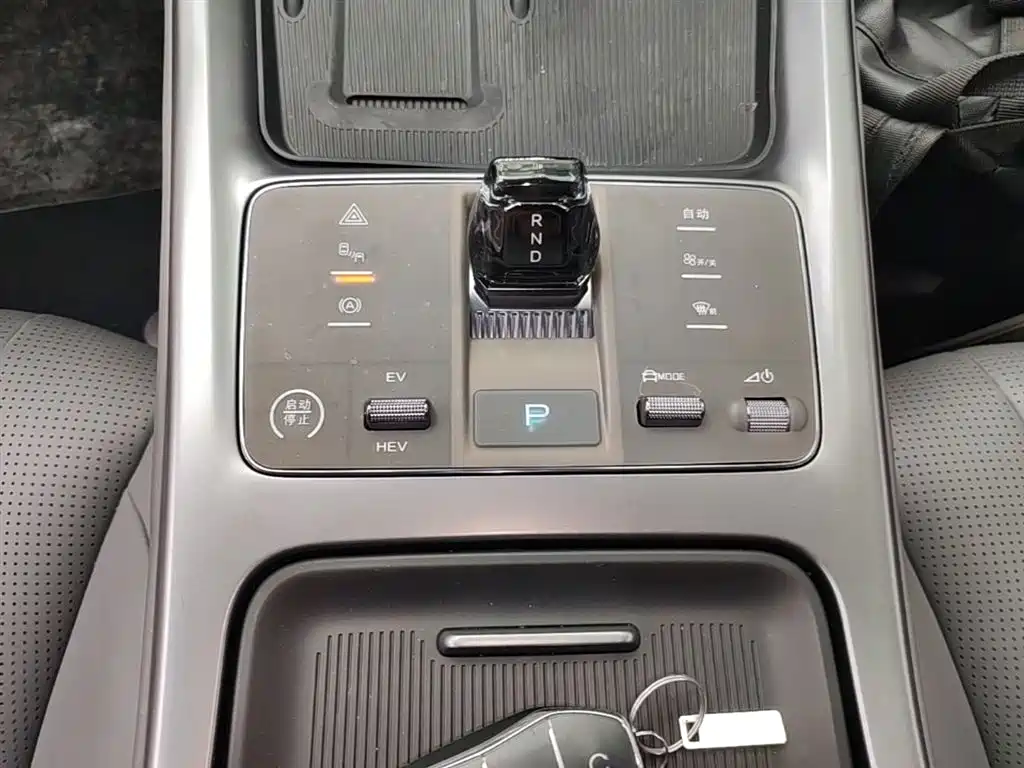 BYD Seal 07 DM-i 2024 — фото 14