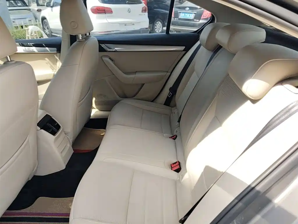 Skoda Octavia 2014 — фото 17