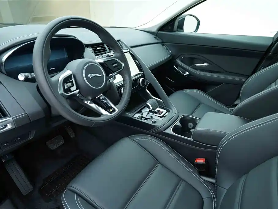 Jaguar E-PACE 2024 — фото 10