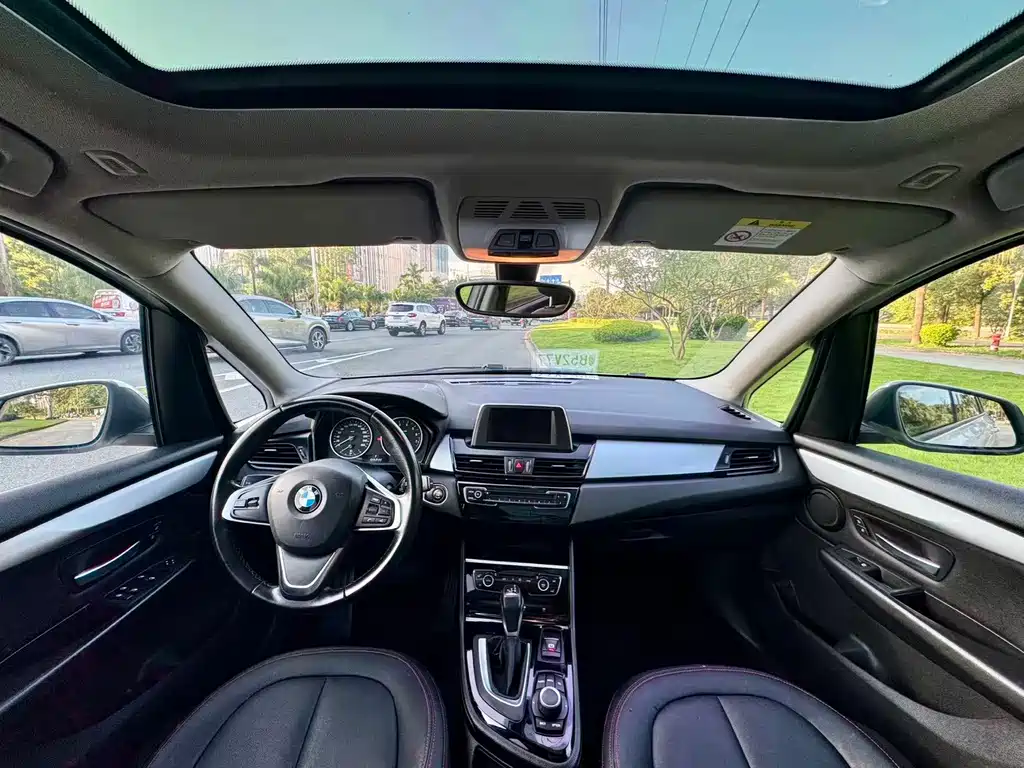 BMW 2 Series Station Wagon 2017 — фото 11
