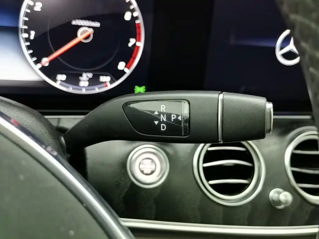 Mercedes-Benz E-Class 2017 — фото 13