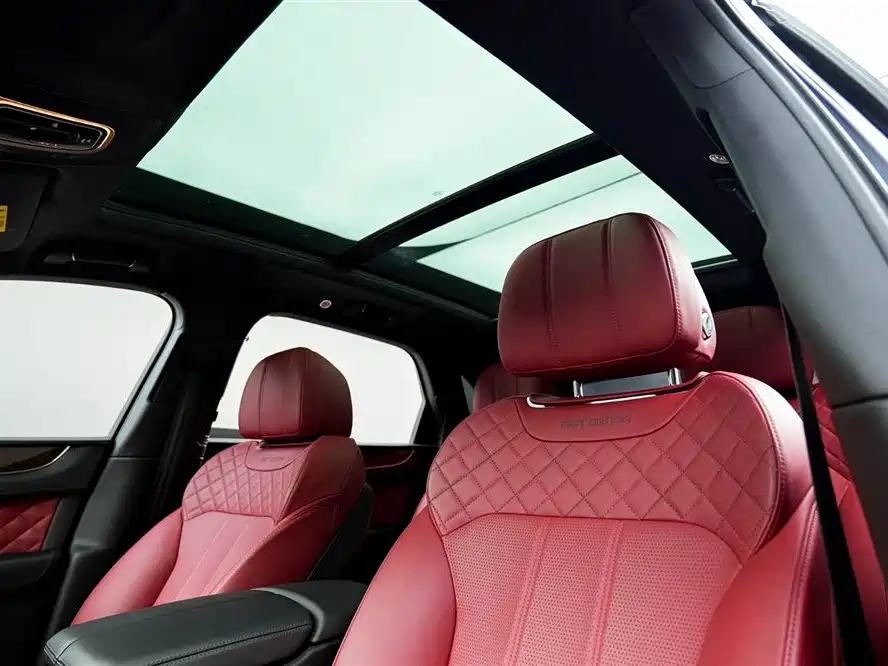 Bentley Bentayga 2016 — фото 16