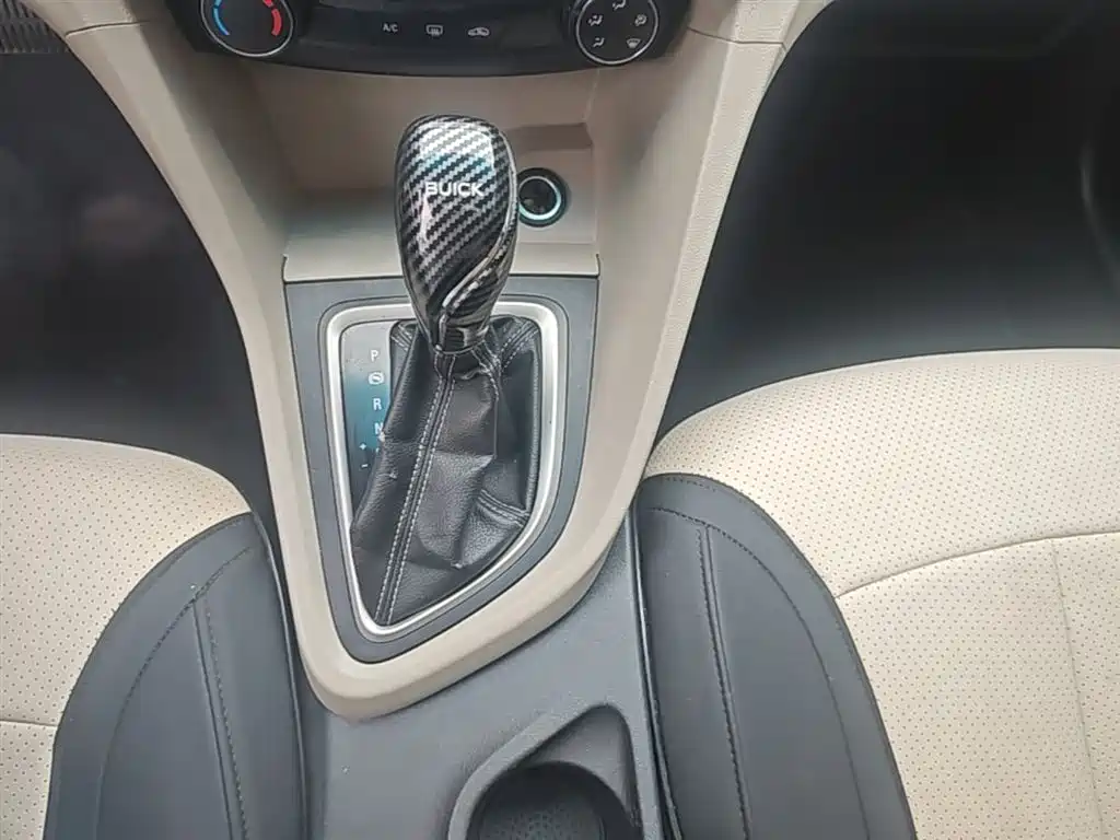Buick Excelle 2016 — фото 14