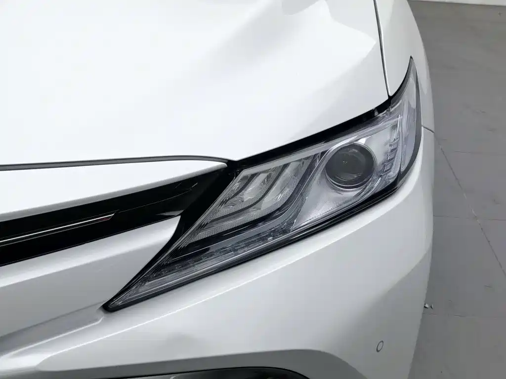 Toyota Camry 2020 — фото 7