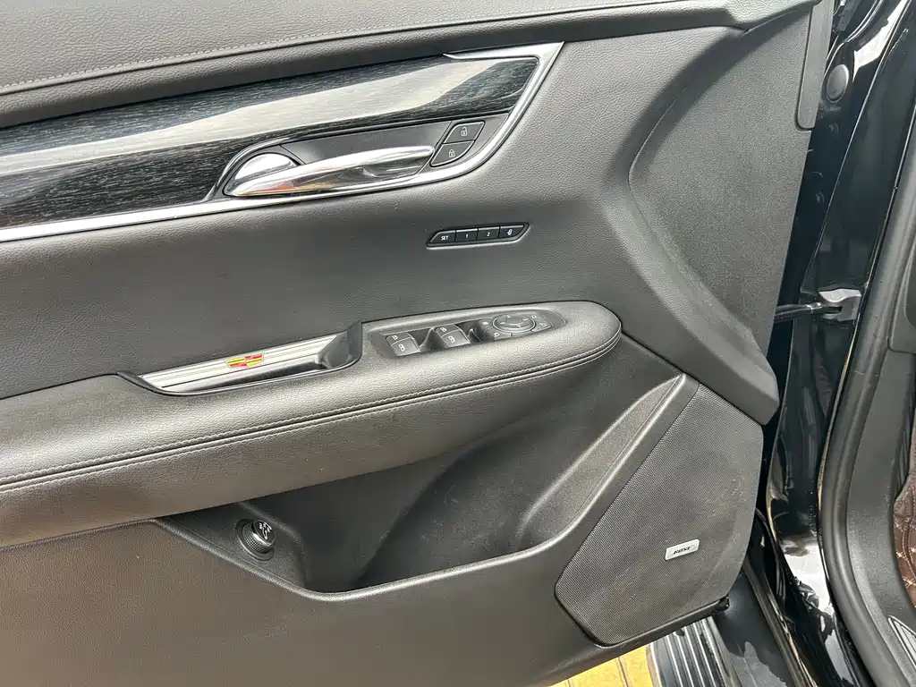 Cadillac XT5 2020 — фото 12