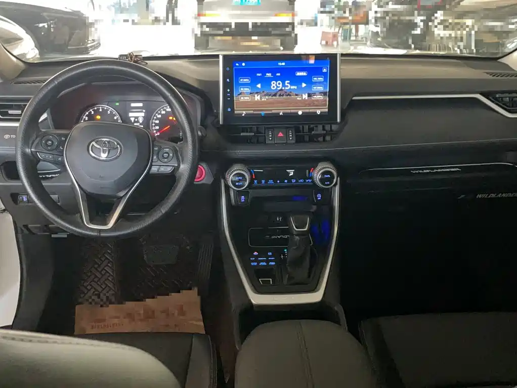 Toyota Wildlander 2021 — фото 10