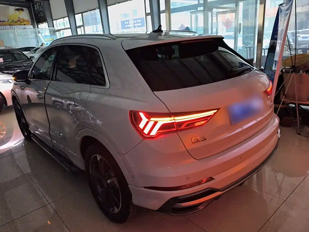 Audi Q3 2023 — фото 23