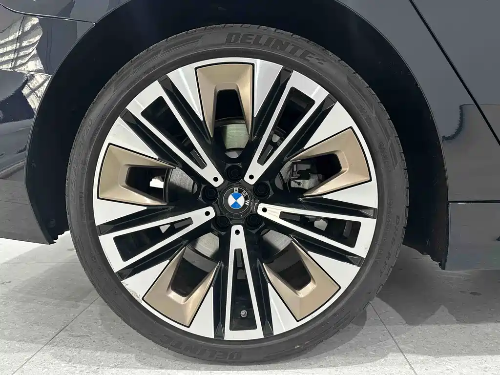 BMW 5 Series 2024 — фото 12