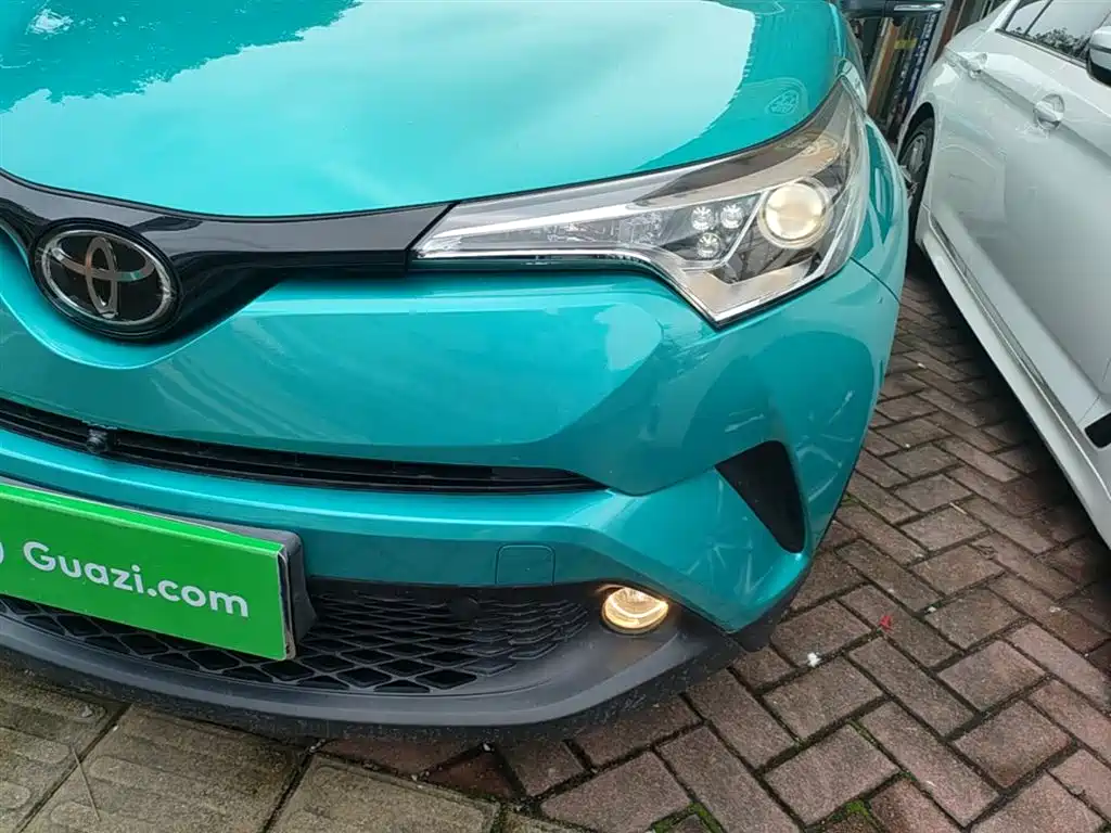 Toyota C-HR 2019 — фото 23