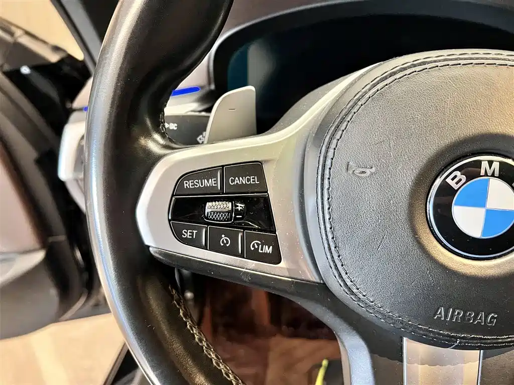 BMW 5 Series 2021 — фото 20