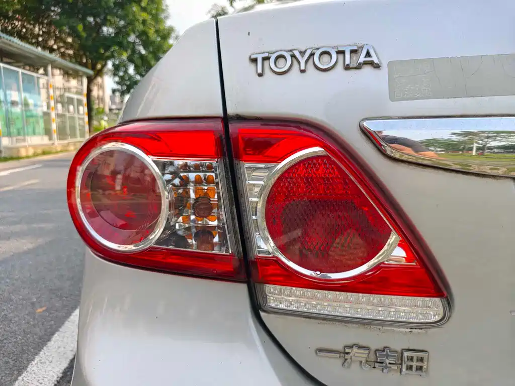 Toyota Corolla 2014 — фото 10