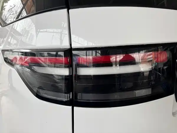 Land Rover Discovery 2018