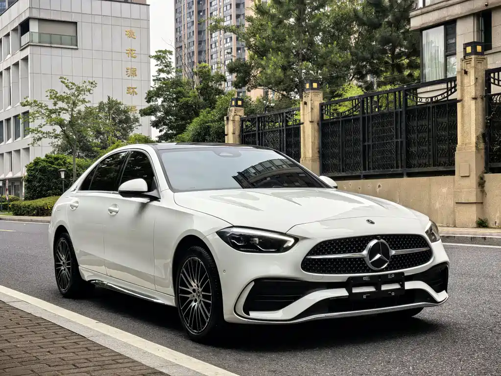 Mercedes-Benz C-Class 2025 — фото 3