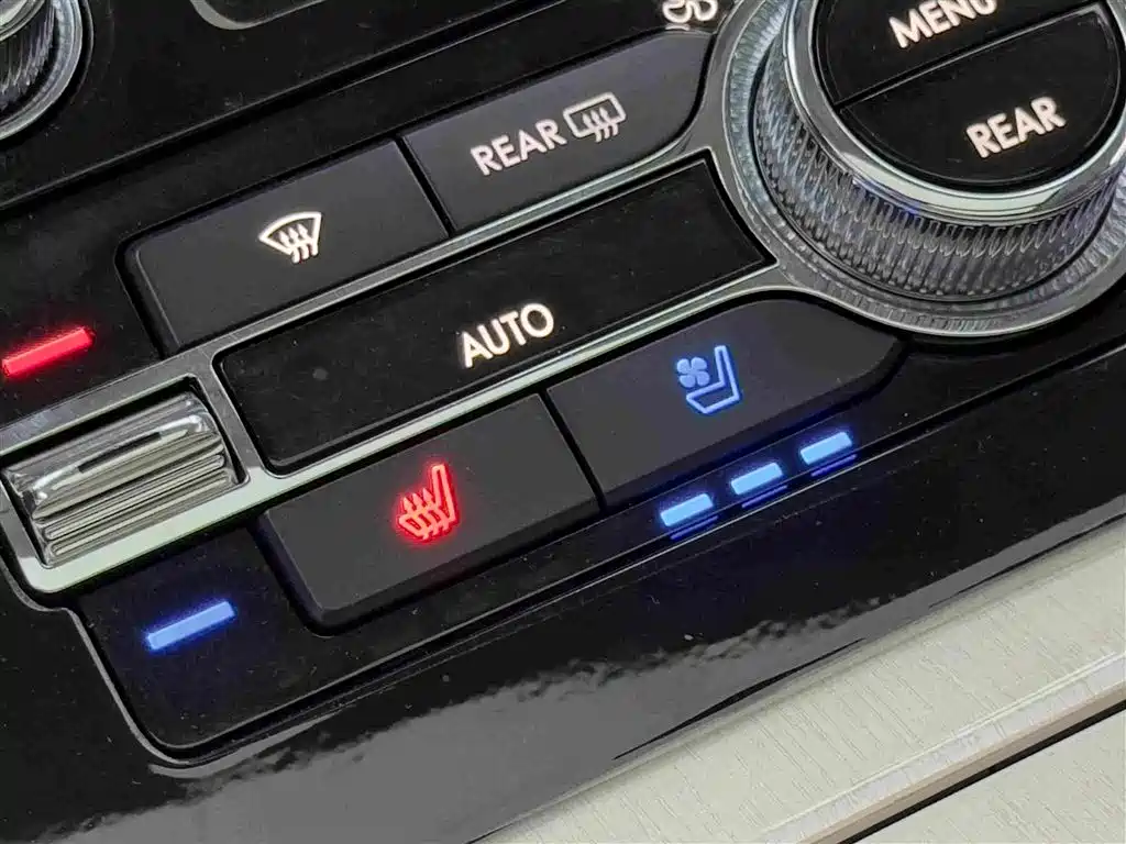 Lincoln Navigator 2020 — фото 17