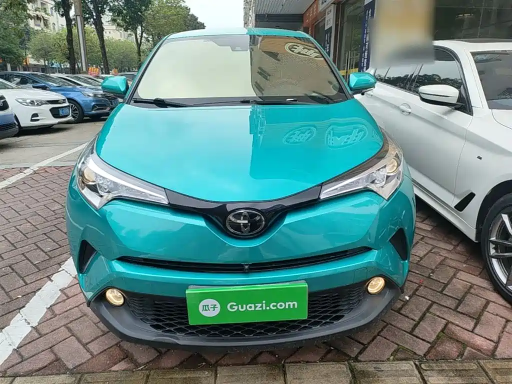 Toyota C-HR 2019 — фото 3