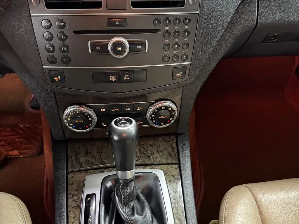Mercedes-Benz C-Class 2011 — фото 13