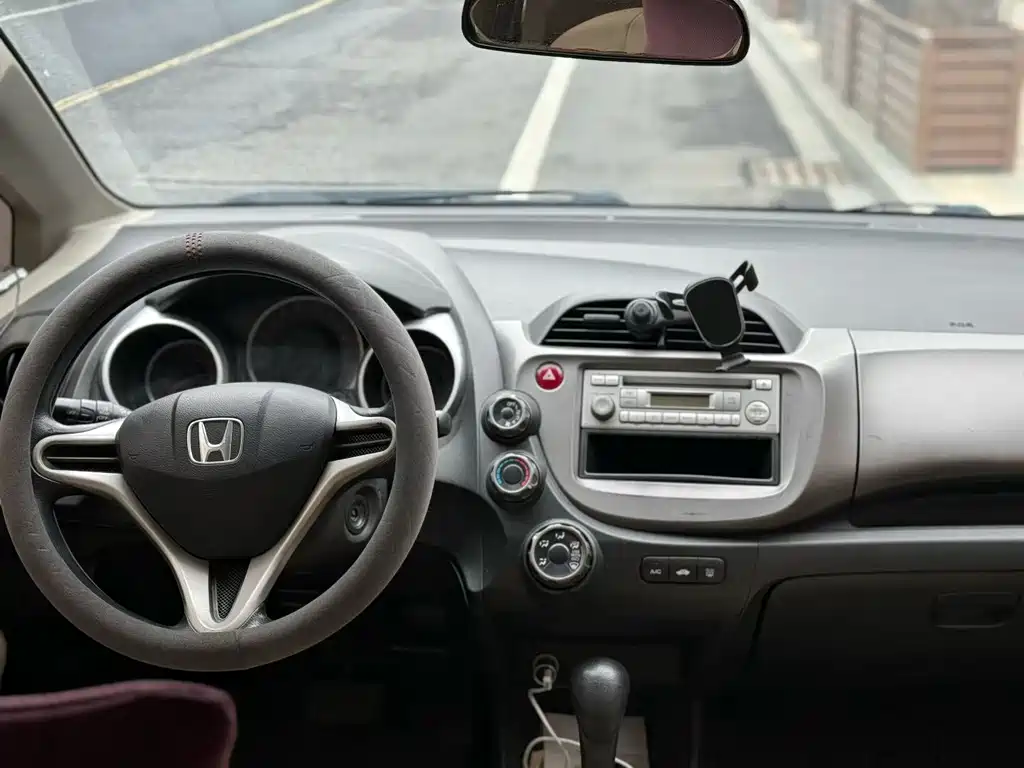 Honda Fit 2010 — фото 9