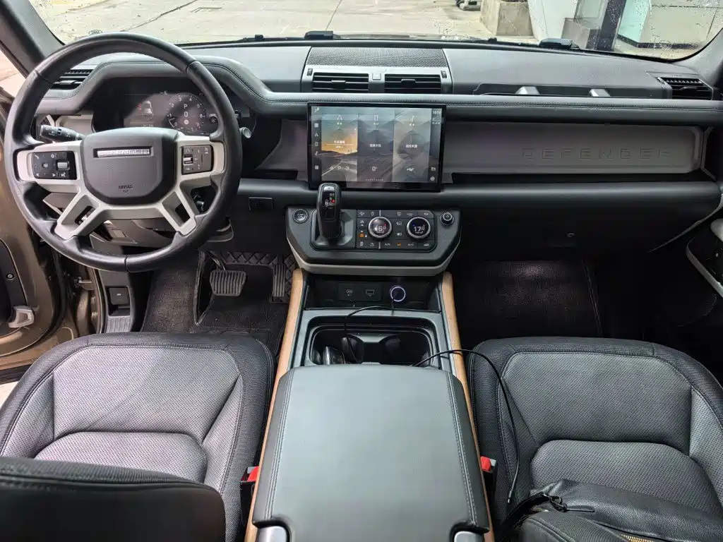 Land Rover Defender 2022 — фото 8