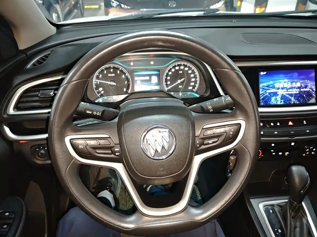 Buick Excelle 2022 — фото 11