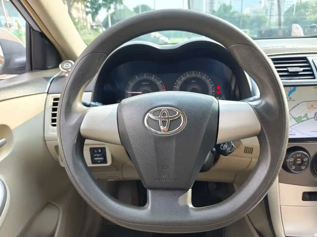 Toyota Corolla 2014 — фото 15